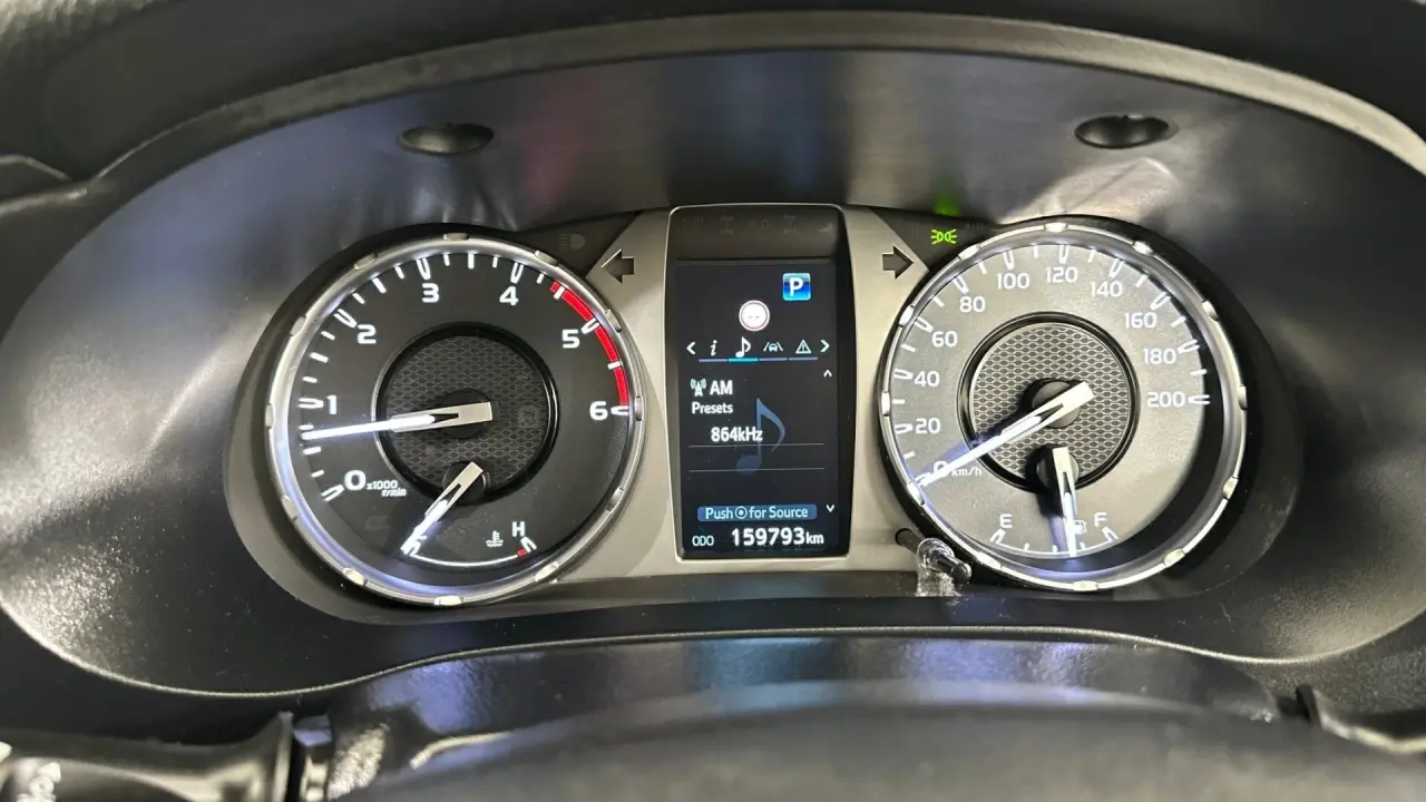 2022 Toyota Hilux Gallery Image 9