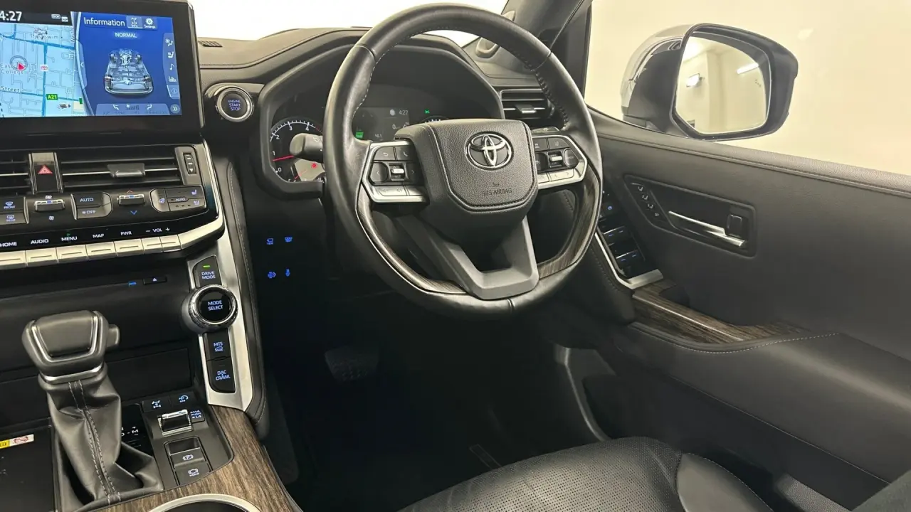 2023 Toyota Landcruiser Gallery Image 15