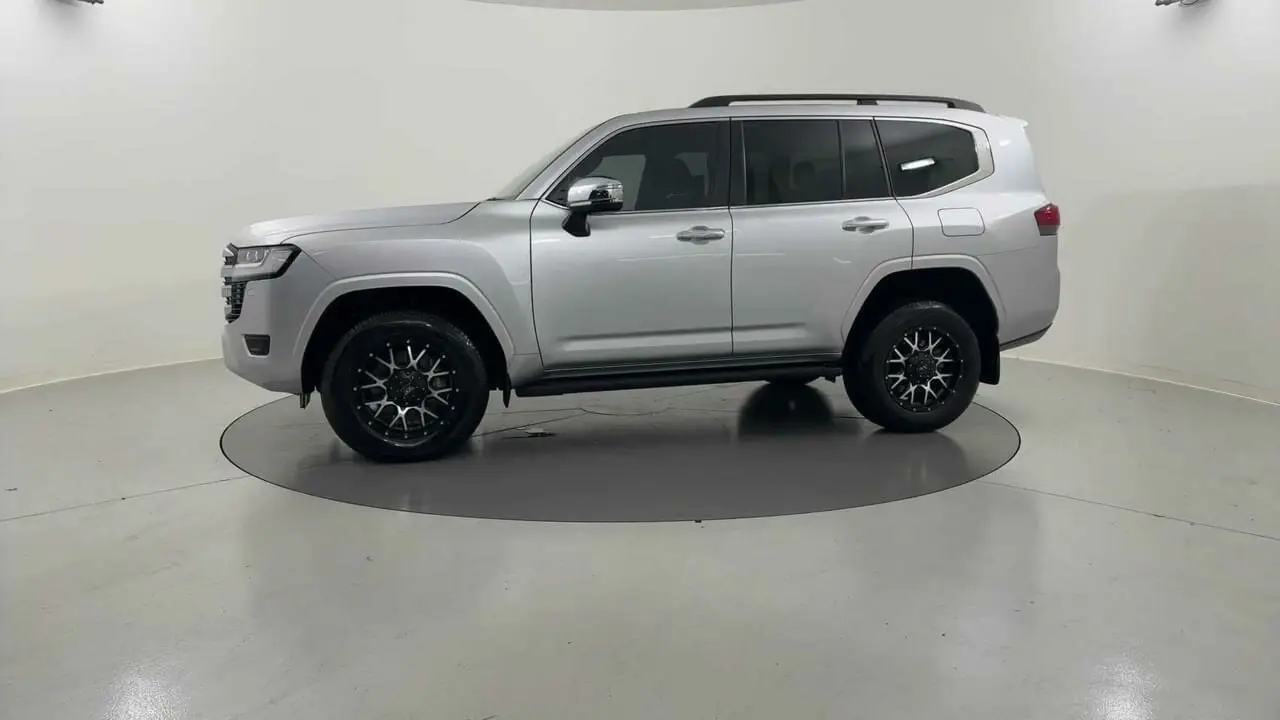 2023 Toyota Landcruiser Gallery Image 2