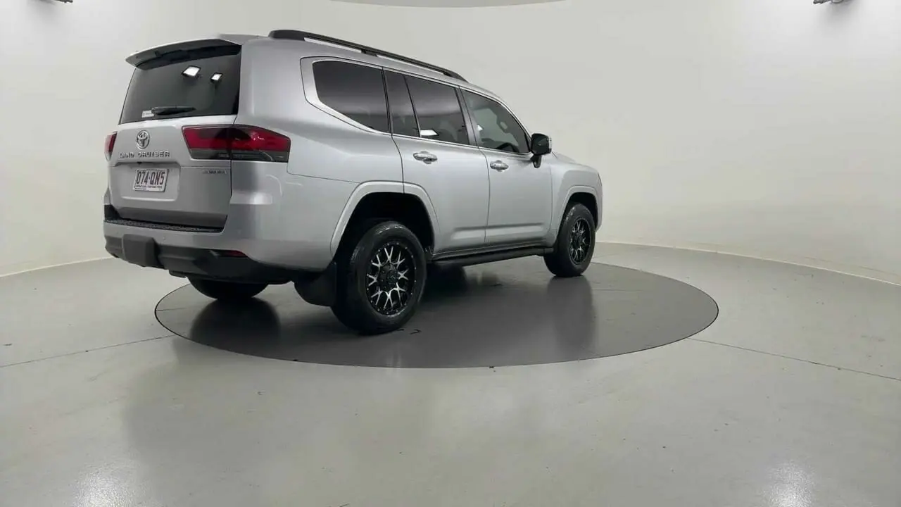 2023 Toyota Landcruiser Gallery Image 5