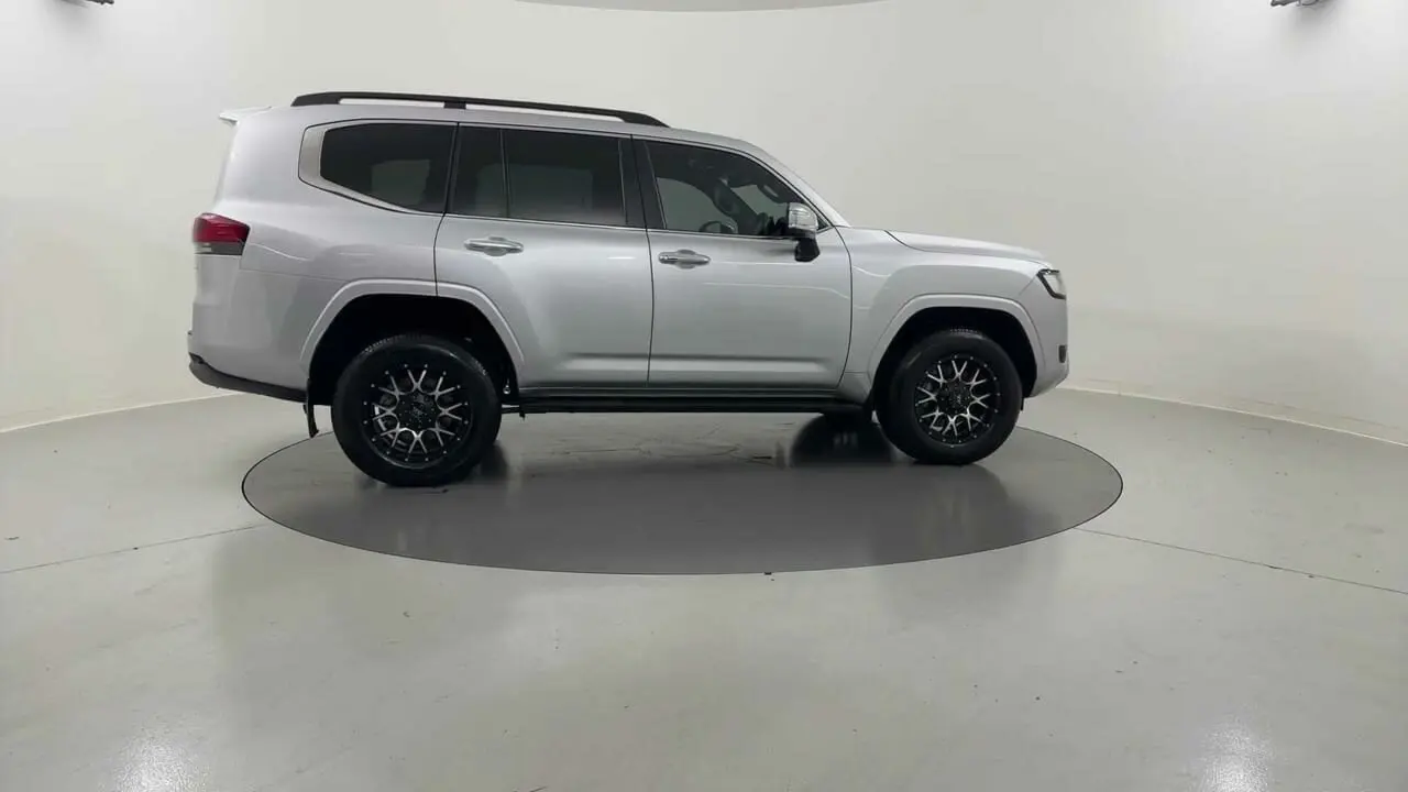 2023 Toyota Landcruiser Gallery Image 6