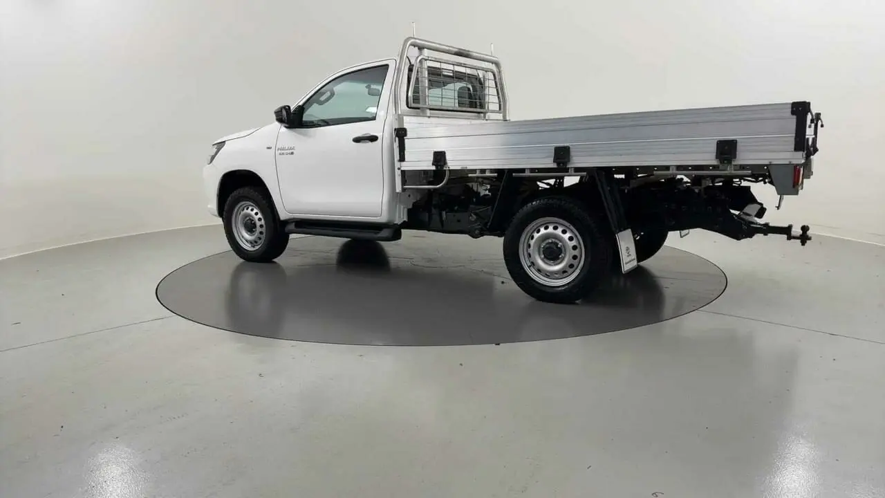 2017 Toyota Hilux Gallery Image 3