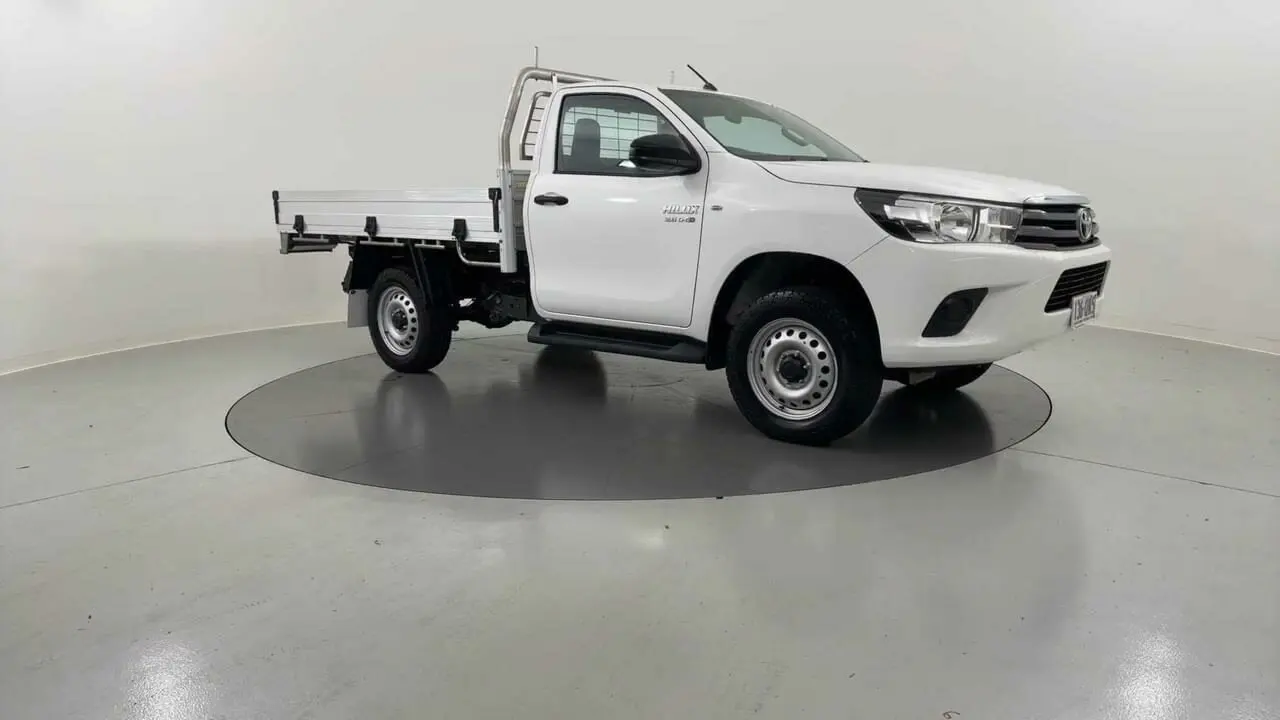 2017 Toyota Hilux Gallery Image 7