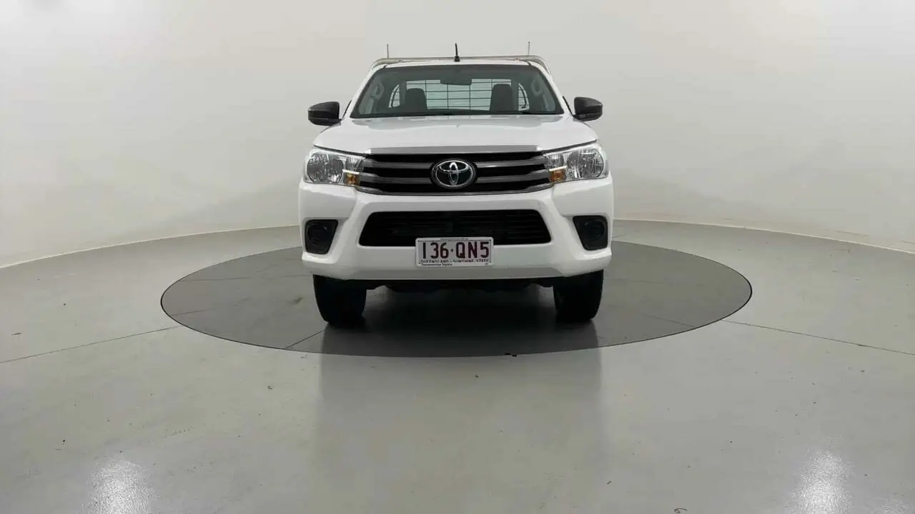 2017 Toyota Hilux Gallery Image 8