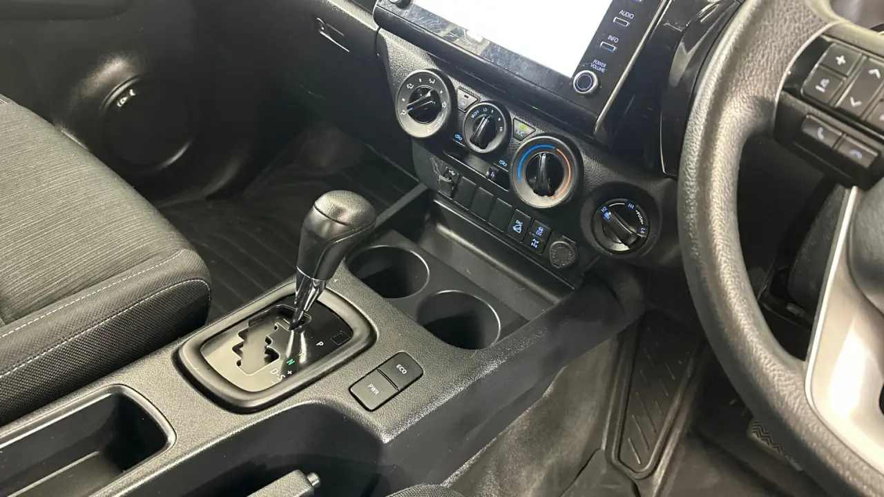 2022 Toyota Hilux Gallery Image 13