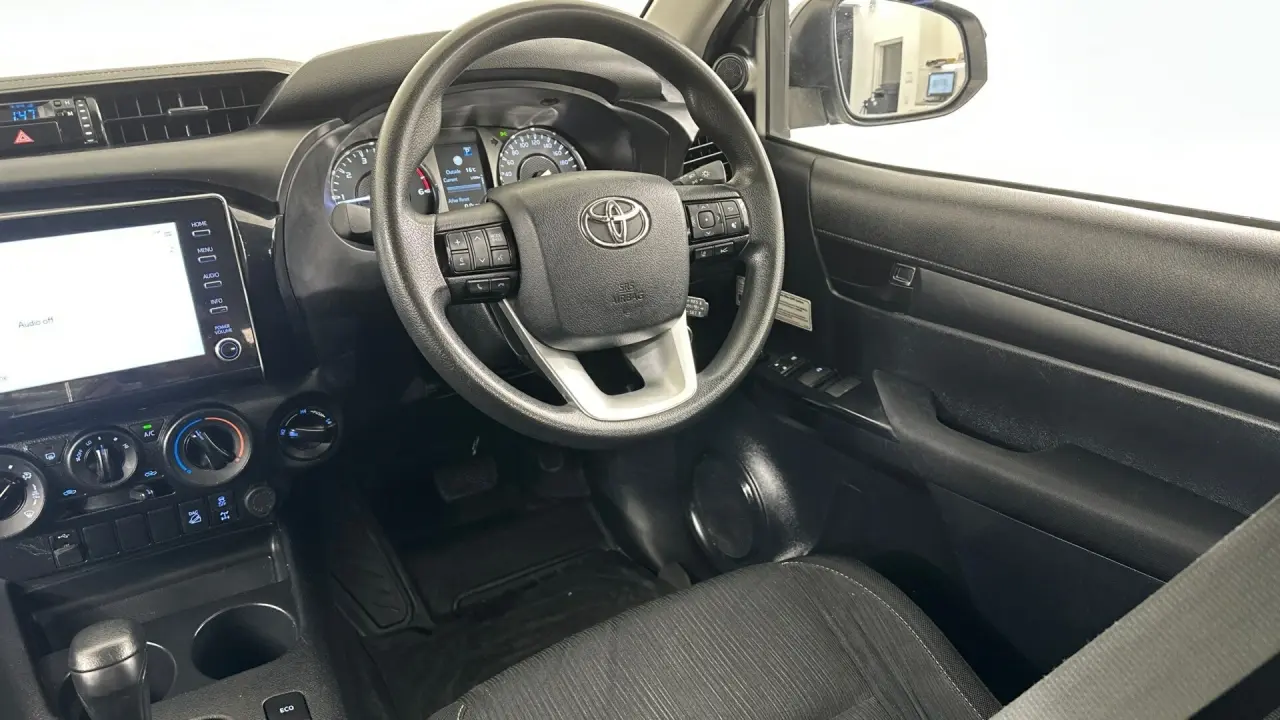 2022 Toyota Hilux Gallery Image 14