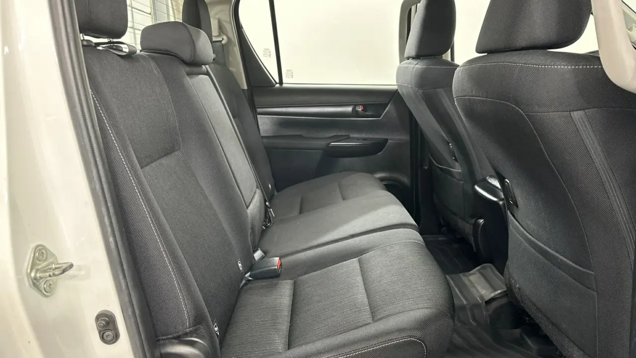 2022 Toyota Hilux Gallery Image 15