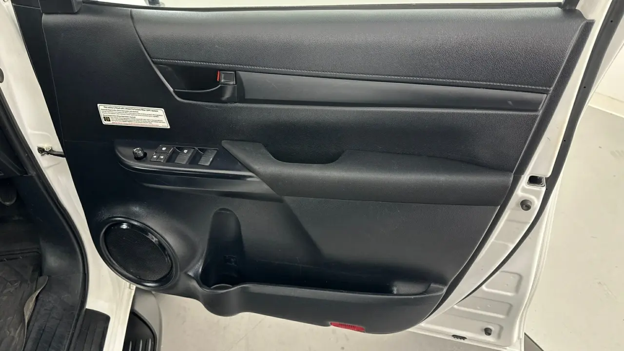 2022 Toyota Hilux Gallery Image 16