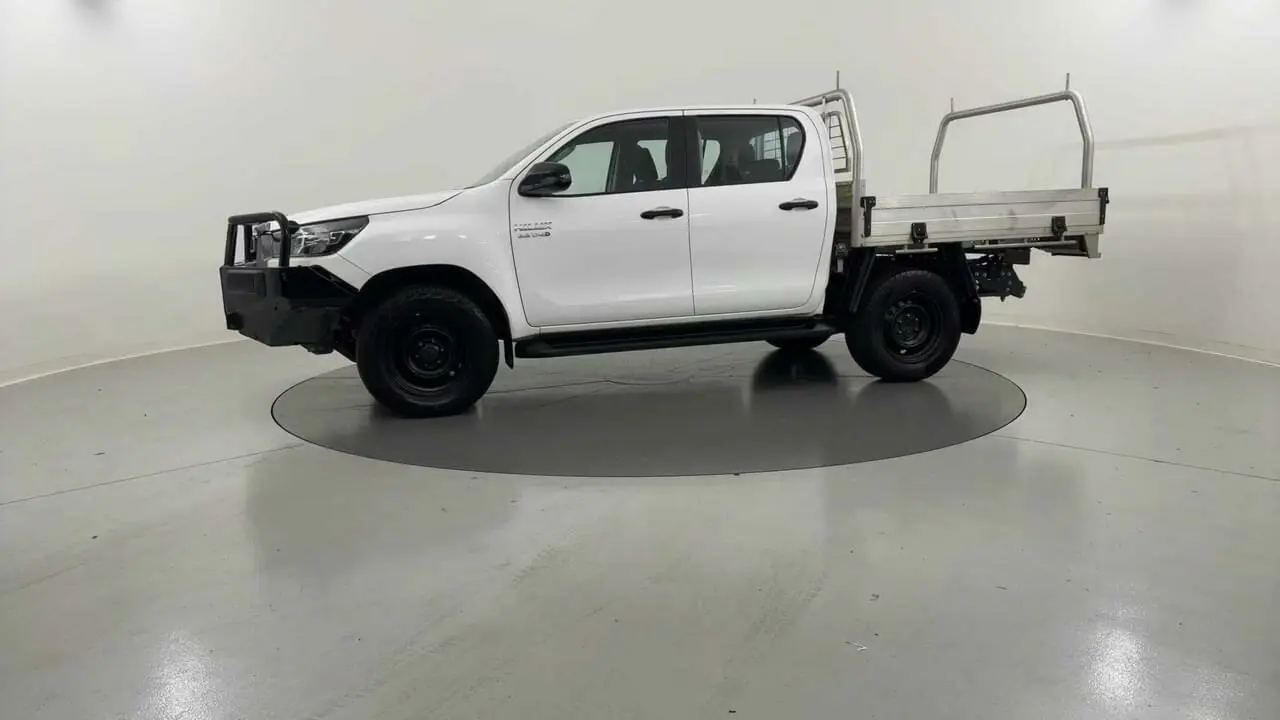 2022 Toyota Hilux Gallery Image 2