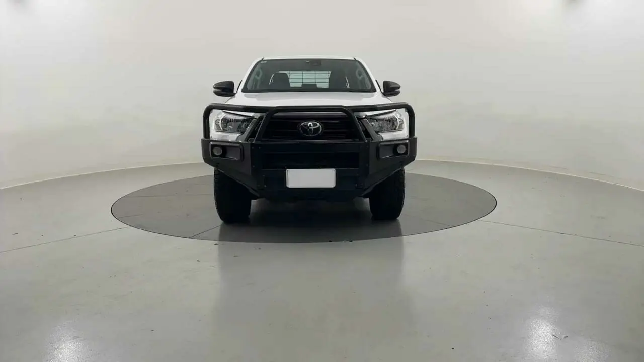 2022 Toyota Hilux Gallery Image 8