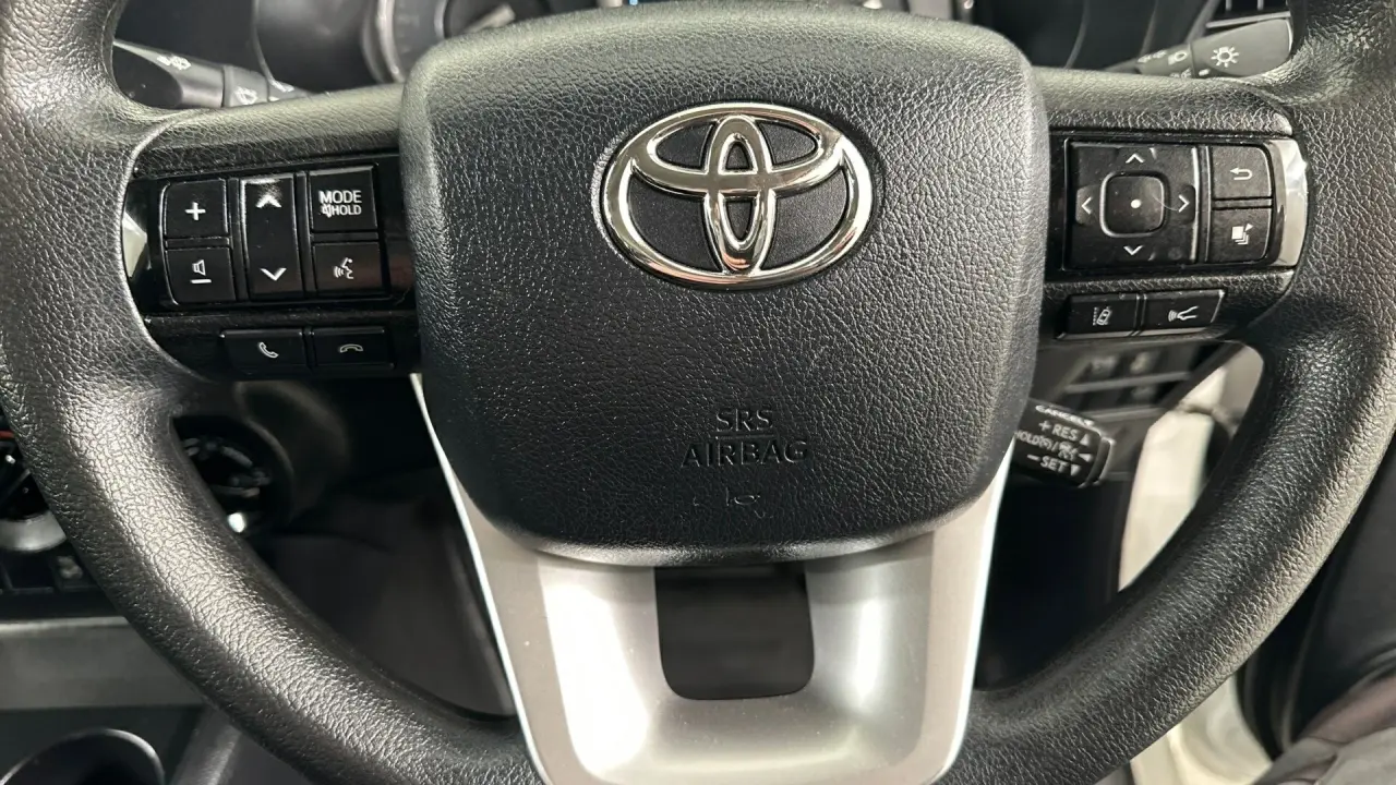 2022 Toyota Hilux Gallery Image 9