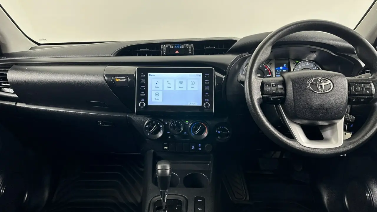 2022 Toyota Hilux Gallery Image 10