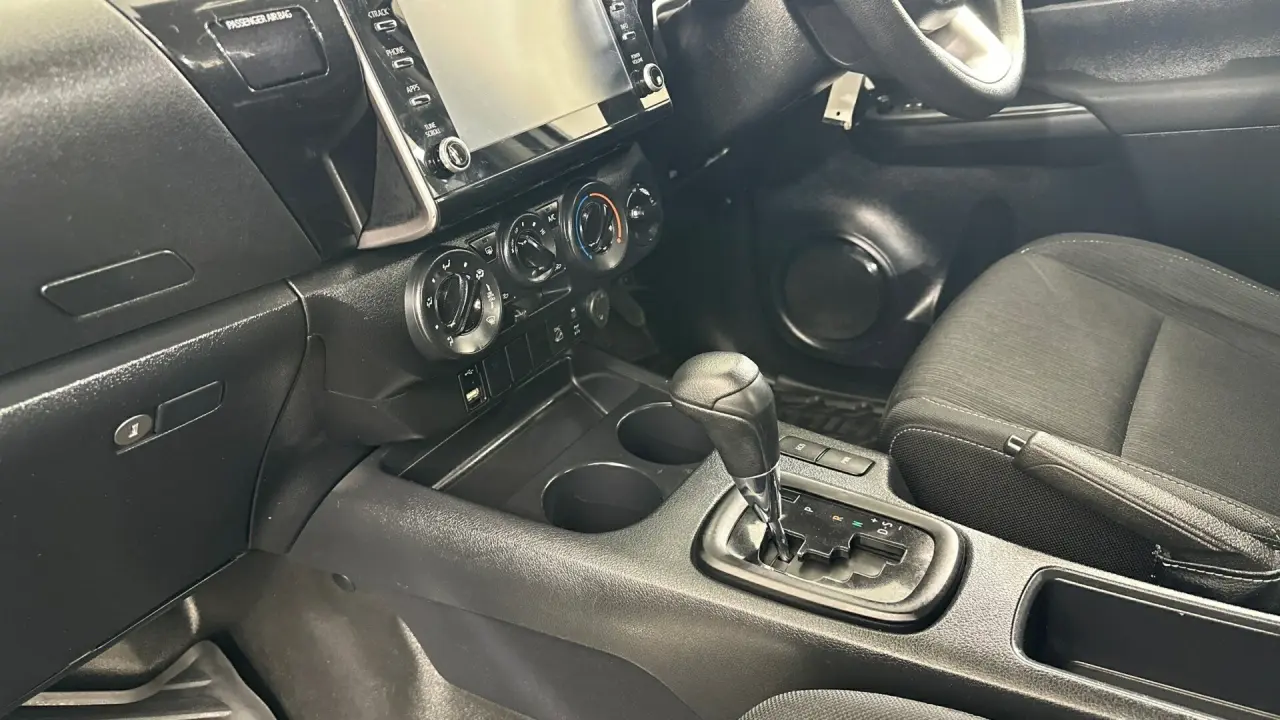 2022 Toyota Hilux Gallery Image 12