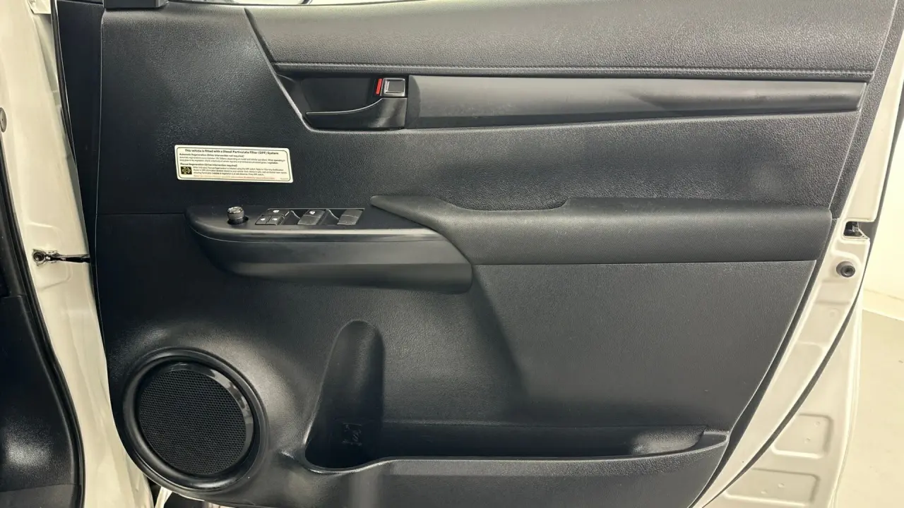 2022 Toyota Hilux Gallery Image 15