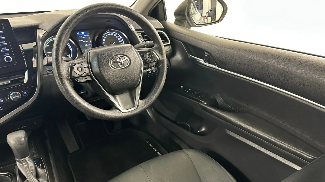 2022 Toyota Camry Gallery Image 10