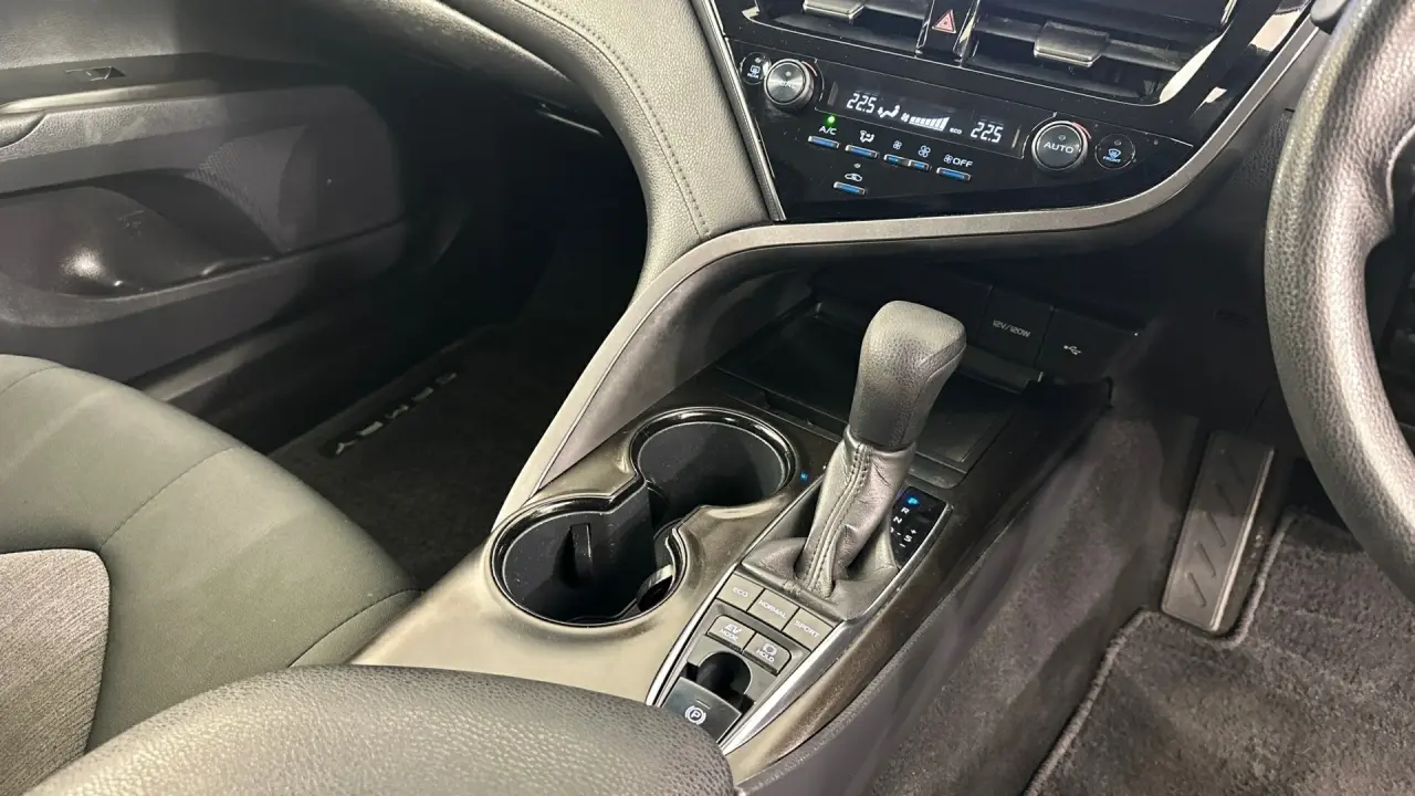 2022 Toyota Camry Gallery Image 14