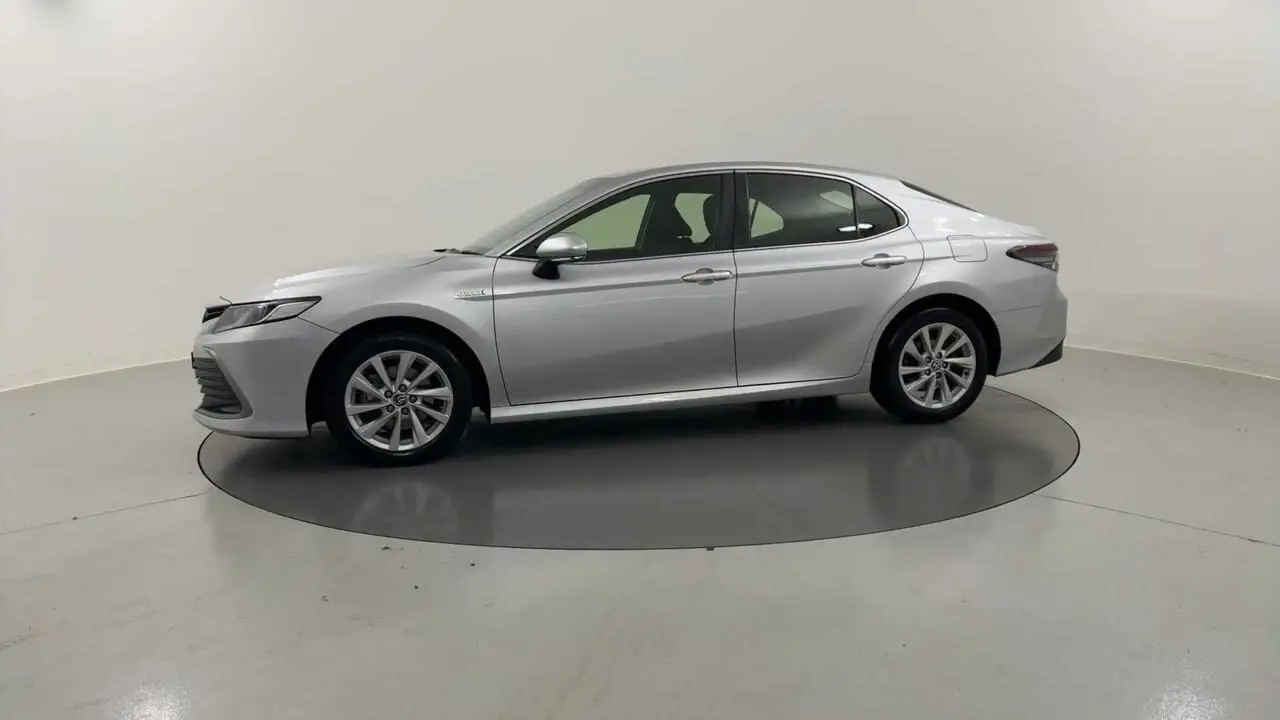 2022 Toyota Camry Gallery Image 2