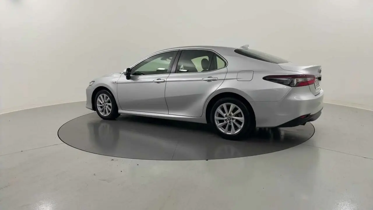 2022 Toyota Camry Gallery Image 3