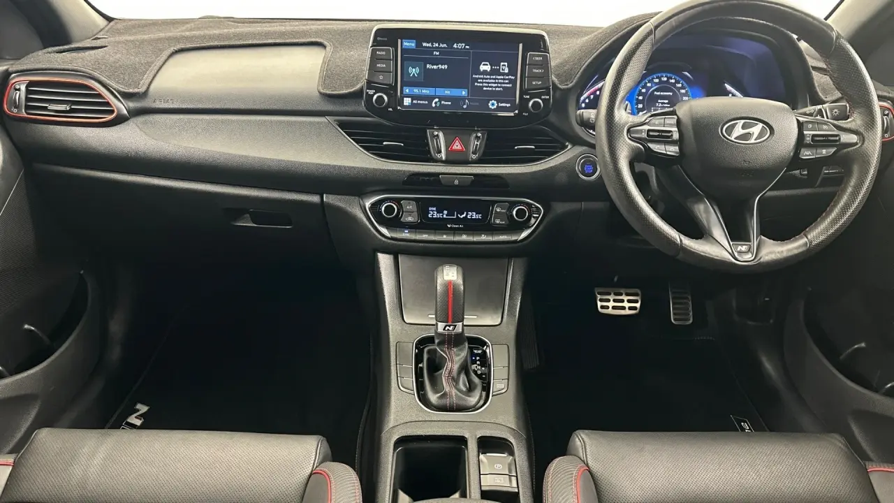 2022 Hyundai i30 Gallery Image 10