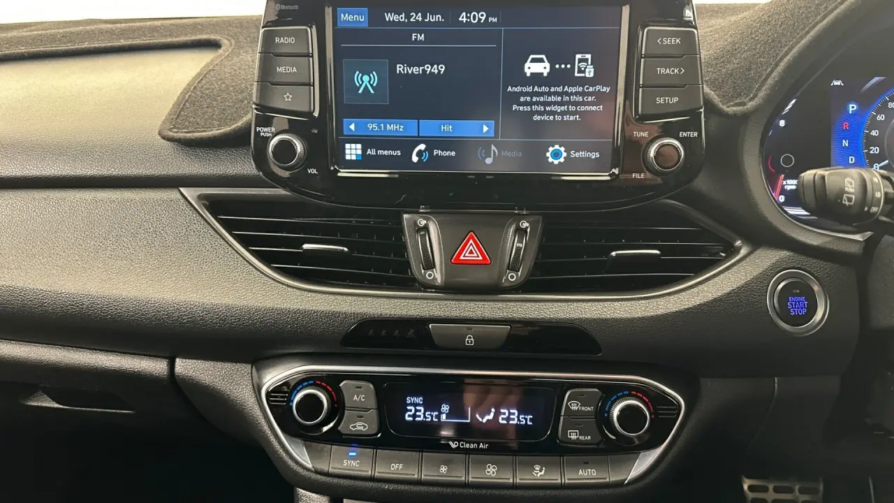 2022 Hyundai i30 Gallery Image 13