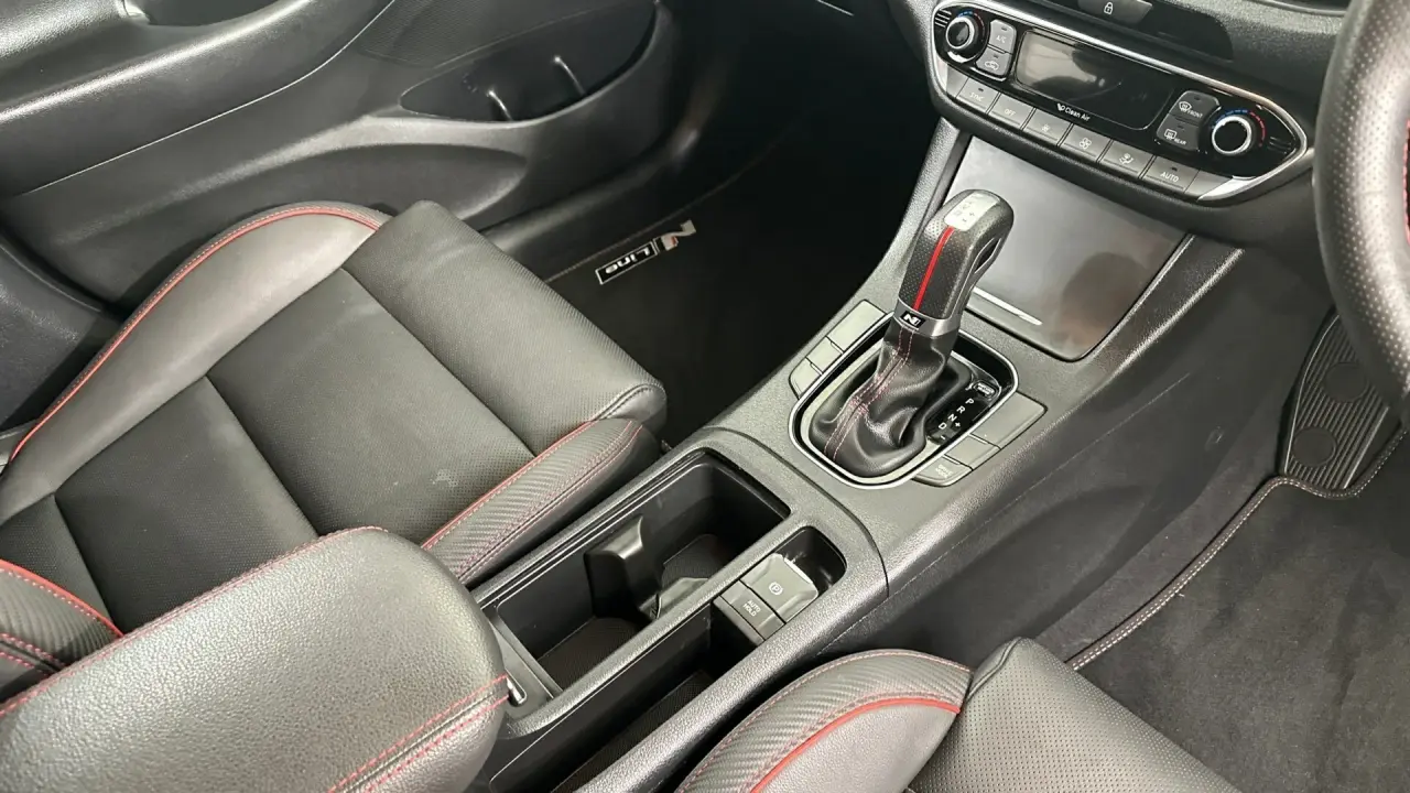 2022 Hyundai i30 Gallery Image 17