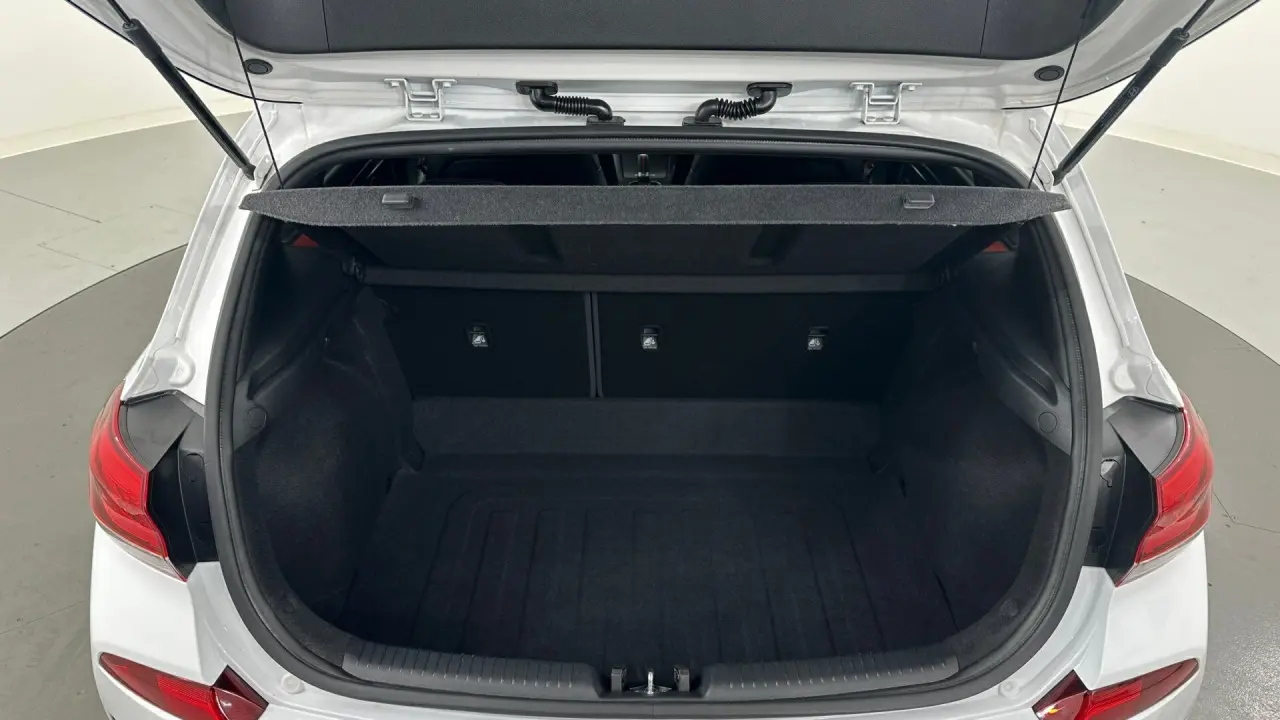 2022 Hyundai i30 Gallery Image 19