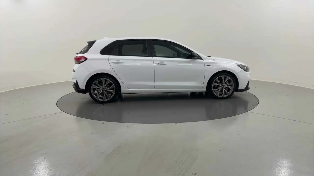 2022 Hyundai i30 Gallery Image 6