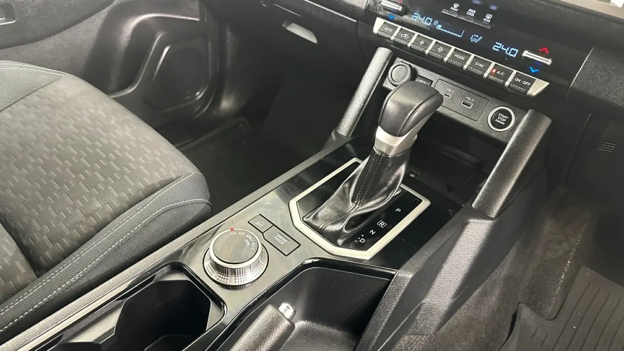 2024 Mitsubishi Triton Gallery Image 14