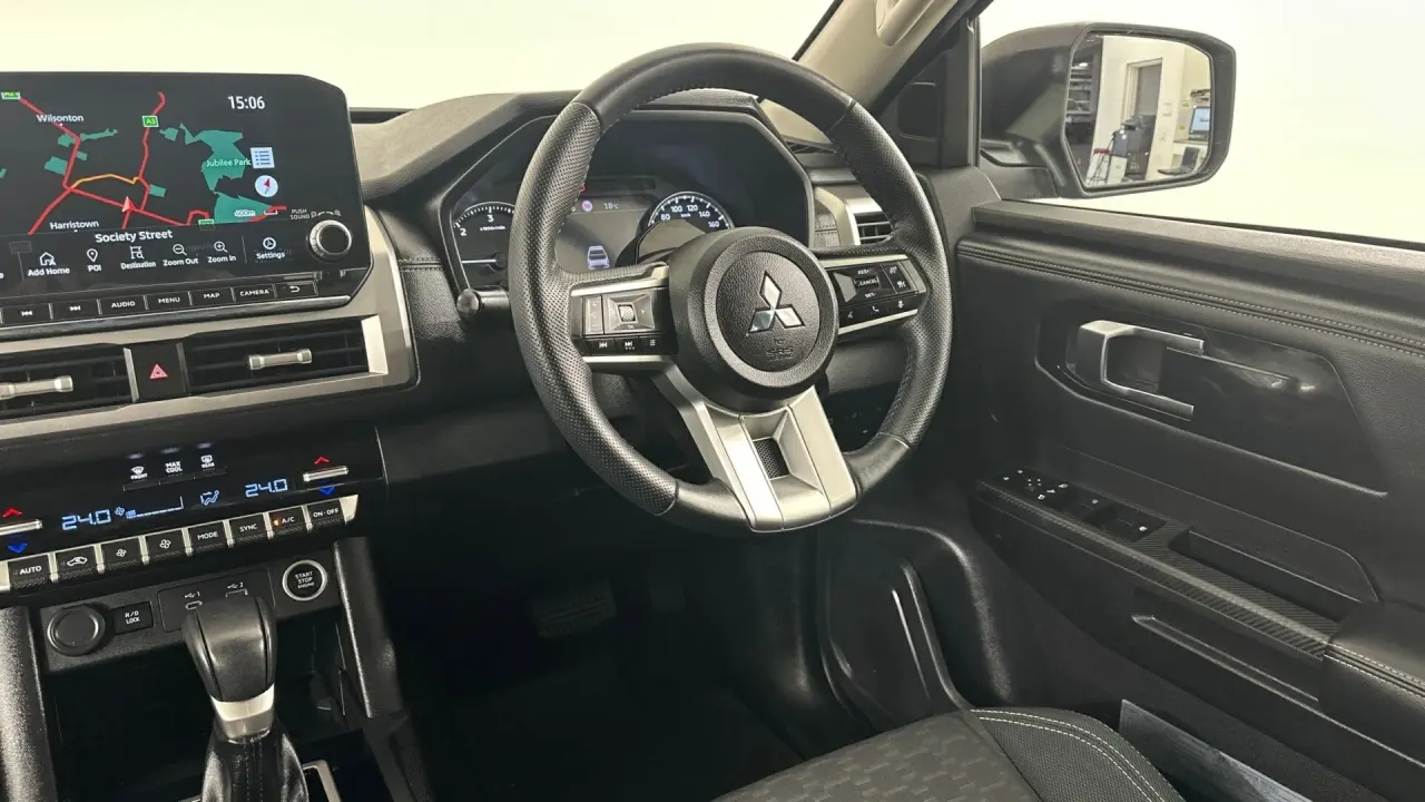 2024 Mitsubishi Triton Gallery Image 9