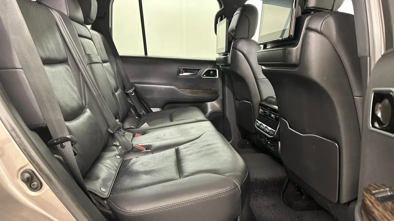 2023 Toyota Landcruiser Gallery Image 17
