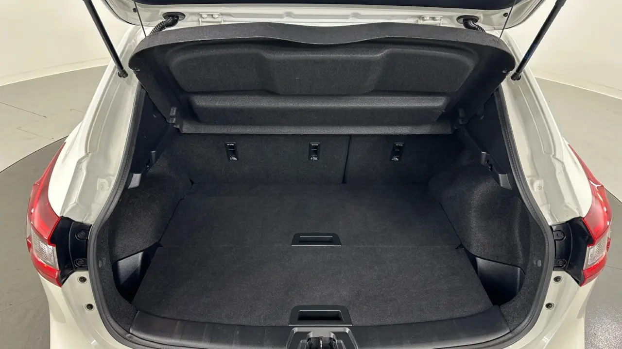 2018 Nissan Qashqai Gallery Image 17
