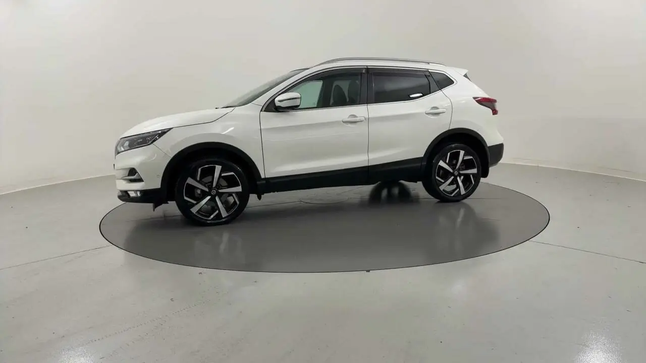 2018 Nissan Qashqai Gallery Image 2
