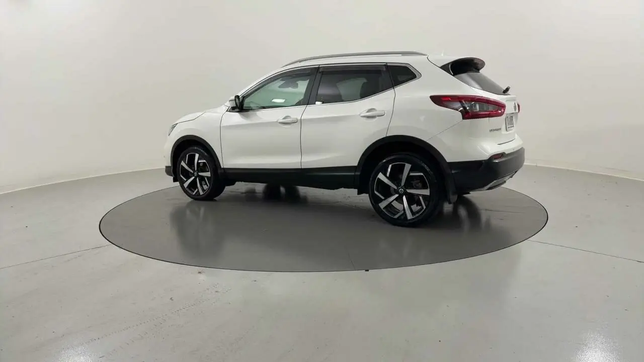 2018 Nissan Qashqai Gallery Image 3