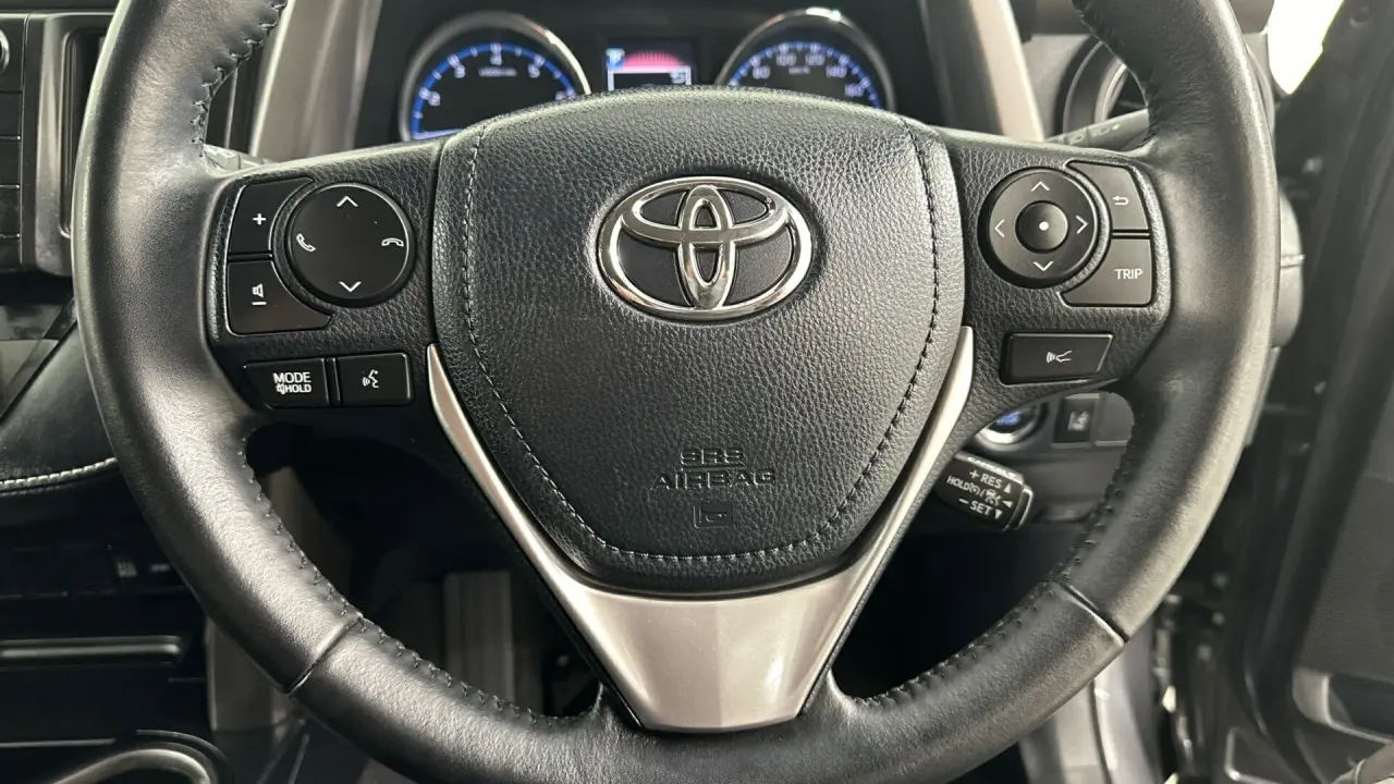 2018 Toyota RAV4 Gallery Image 11