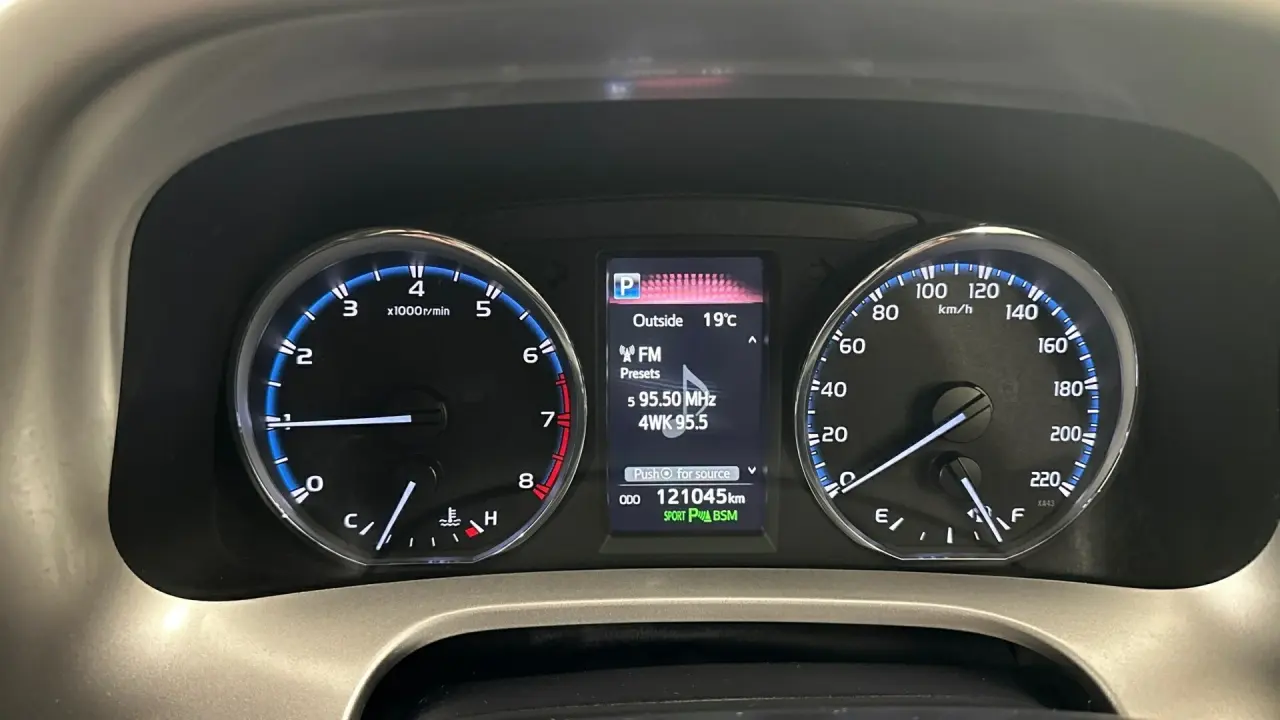 2018 Toyota RAV4 Gallery Image 12