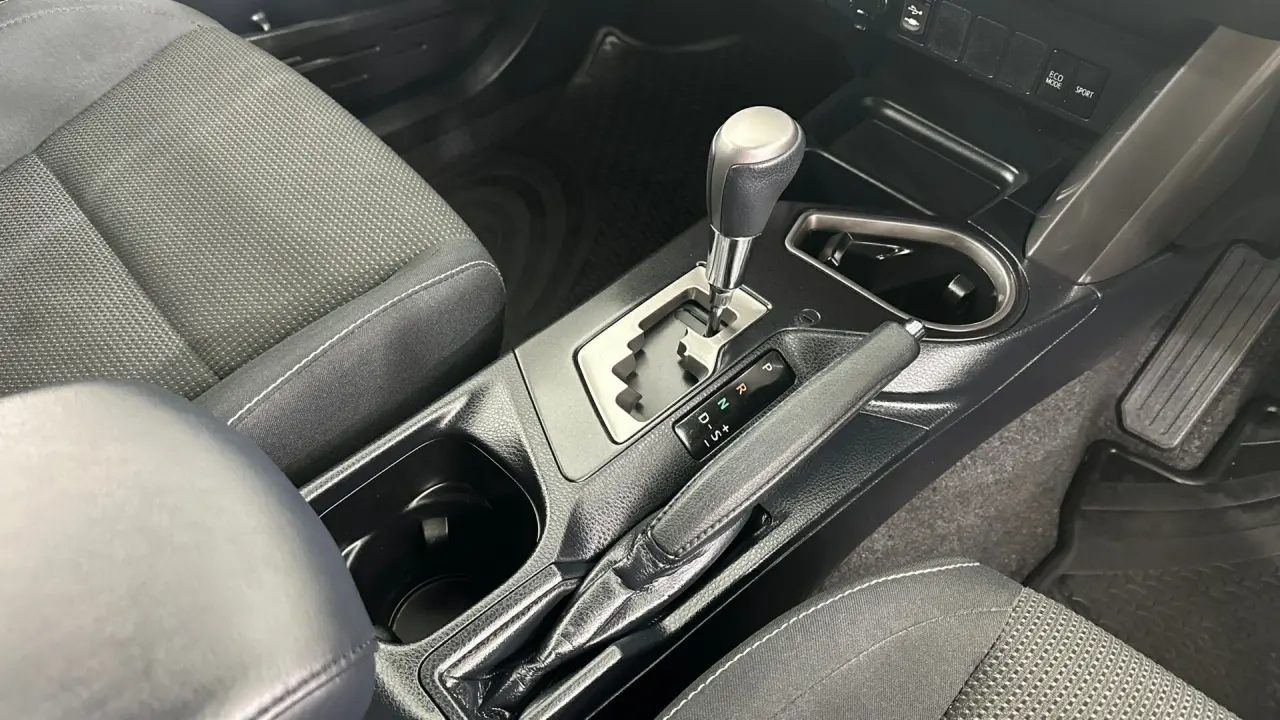 2018 Toyota RAV4 Gallery Image 14