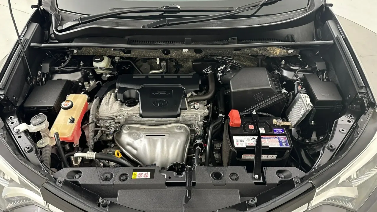 2018 Toyota RAV4 Gallery Image 19