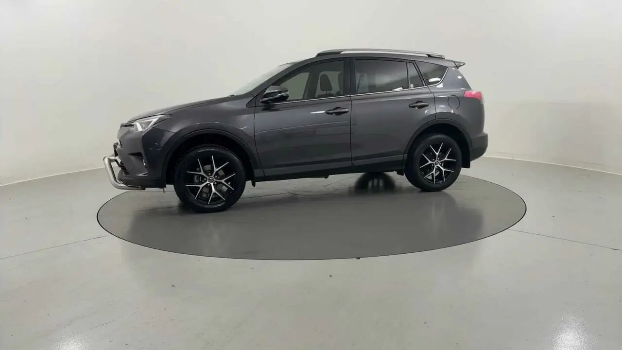2018 Toyota RAV4 Gallery Image 2