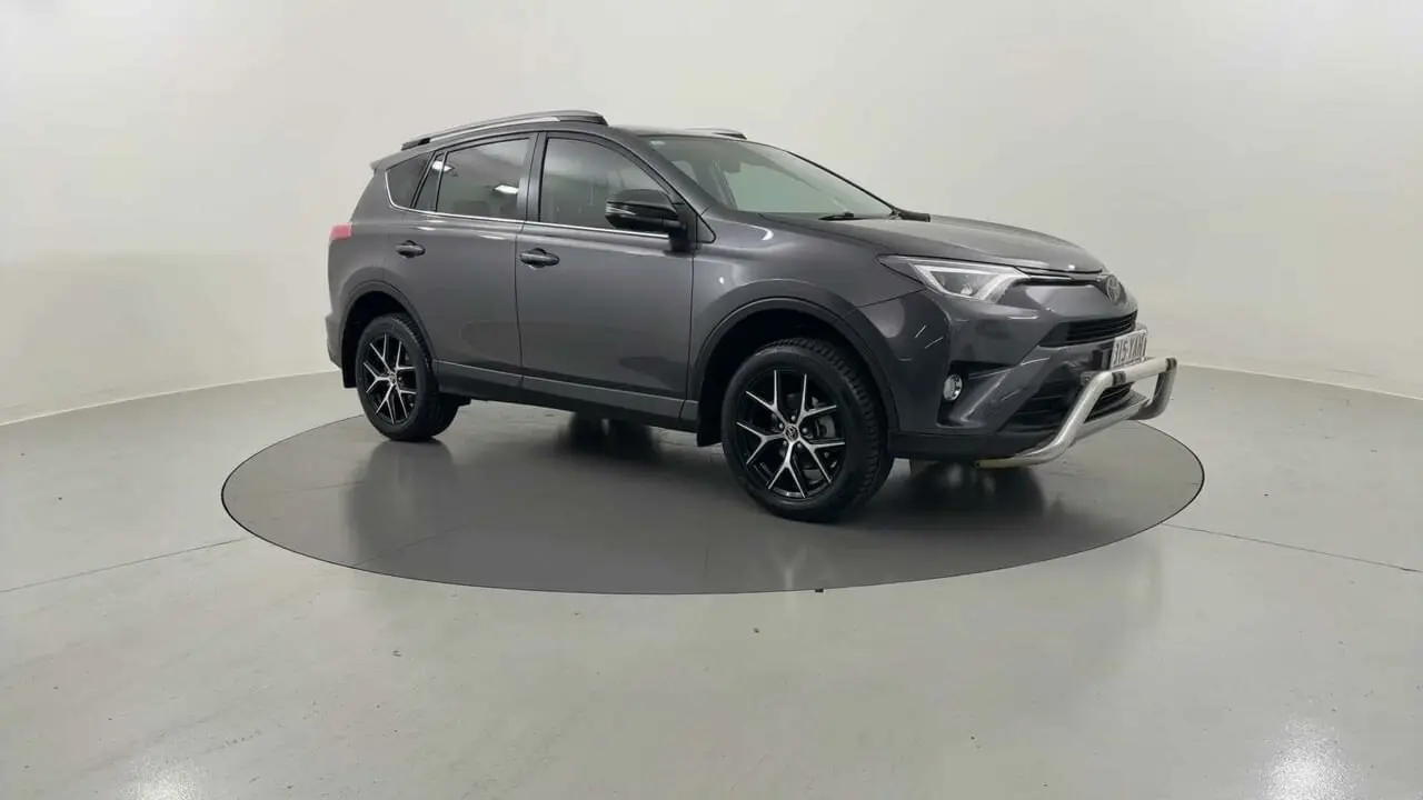2018 Toyota RAV4 Gallery Image 7