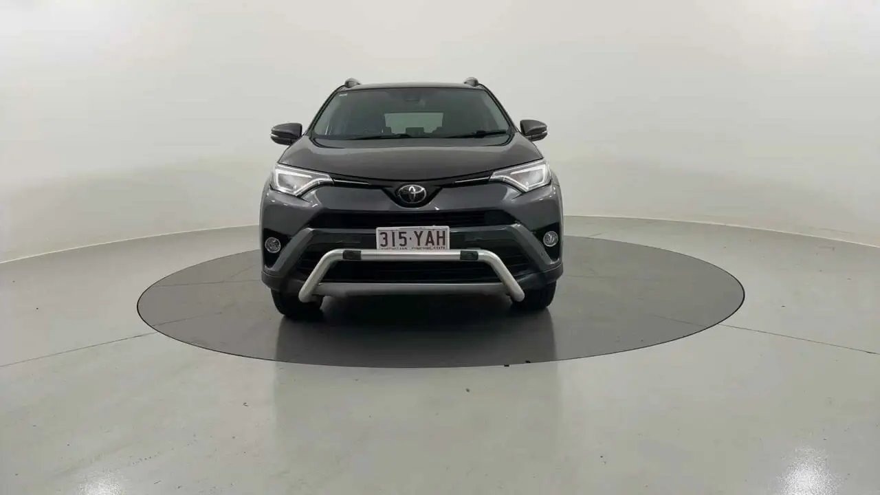 2018 Toyota RAV4 Gallery Image 8