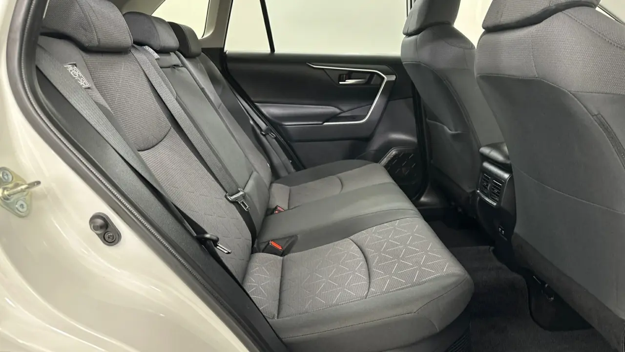 2022 Toyota RAV4 Gallery Image 15