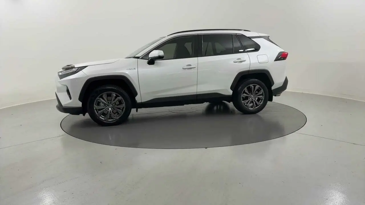 2022 Toyota RAV4 Gallery Image 2