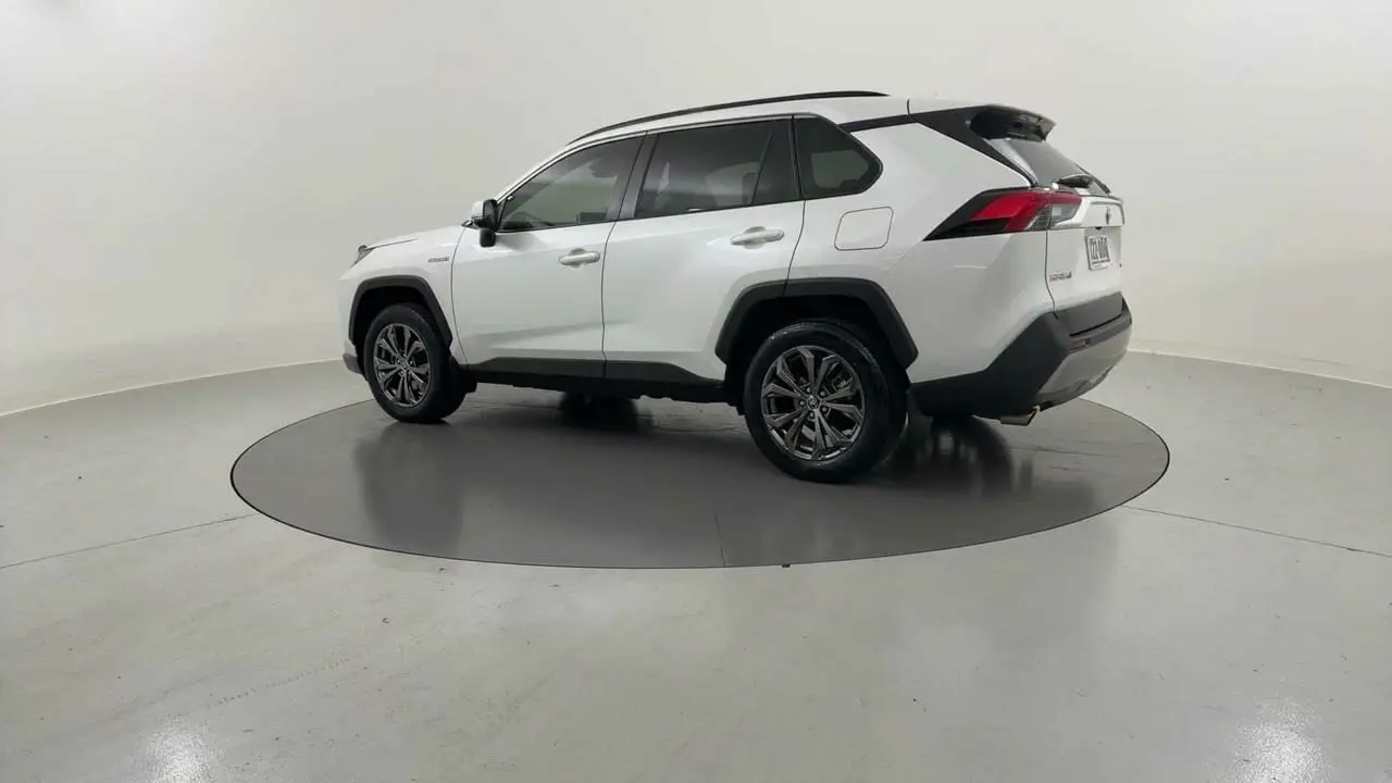 2022 Toyota RAV4 Gallery Image 3