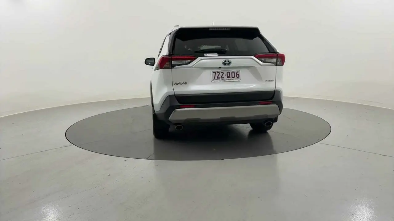 2022 Toyota RAV4 Gallery Image 4