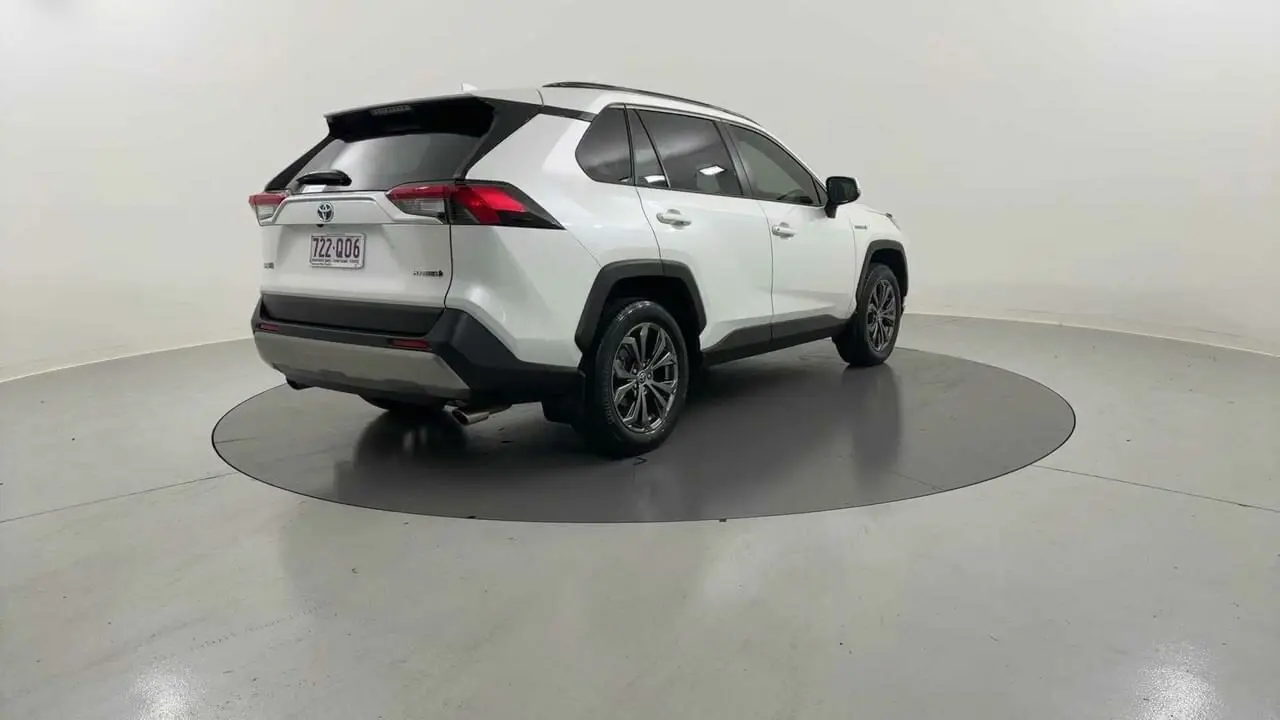 2022 Toyota RAV4 Gallery Image 5