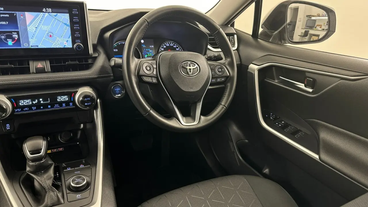 2022 Toyota RAV4 Gallery Image 9