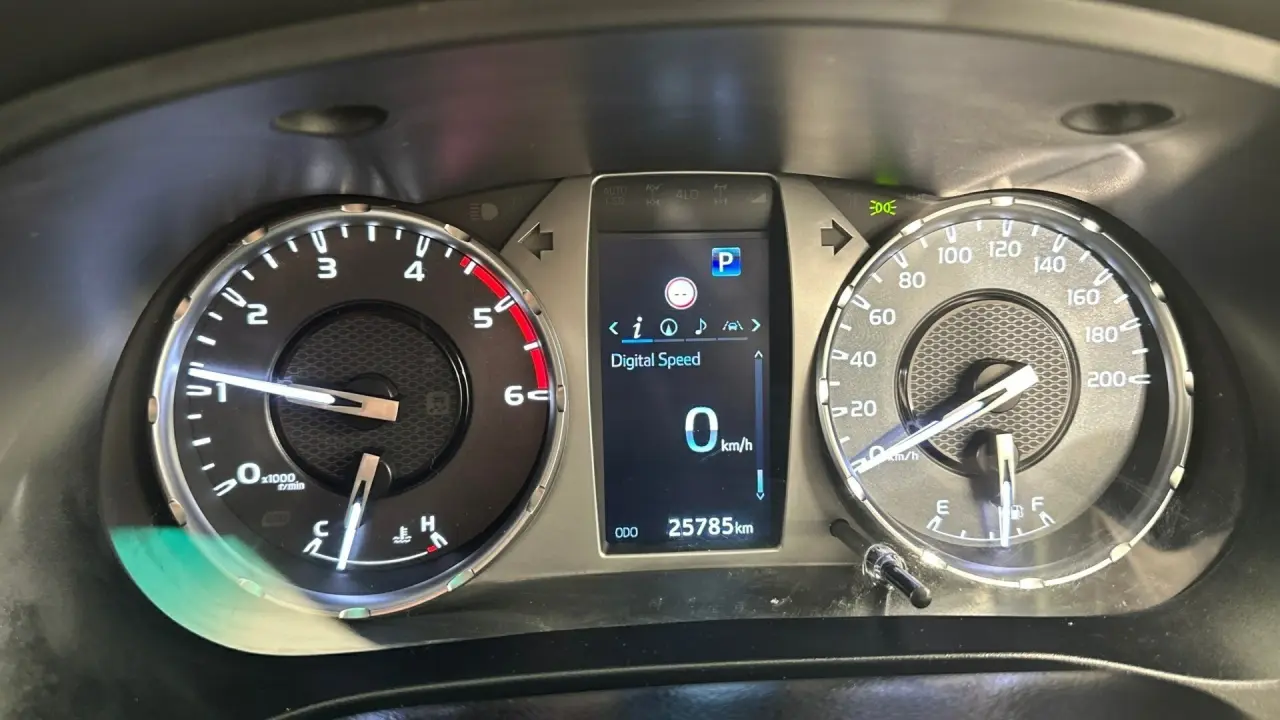 2023 Toyota Hilux Gallery Image 11
