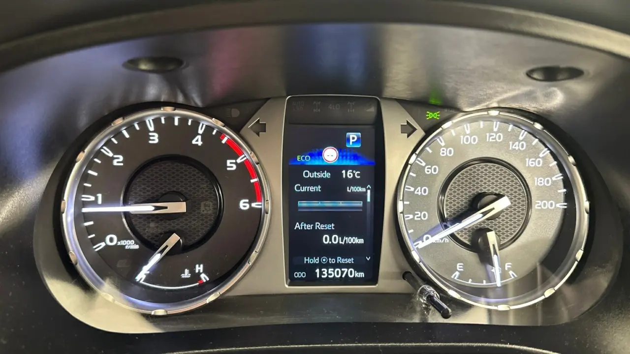 2022 Toyota Hilux Gallery Image 10