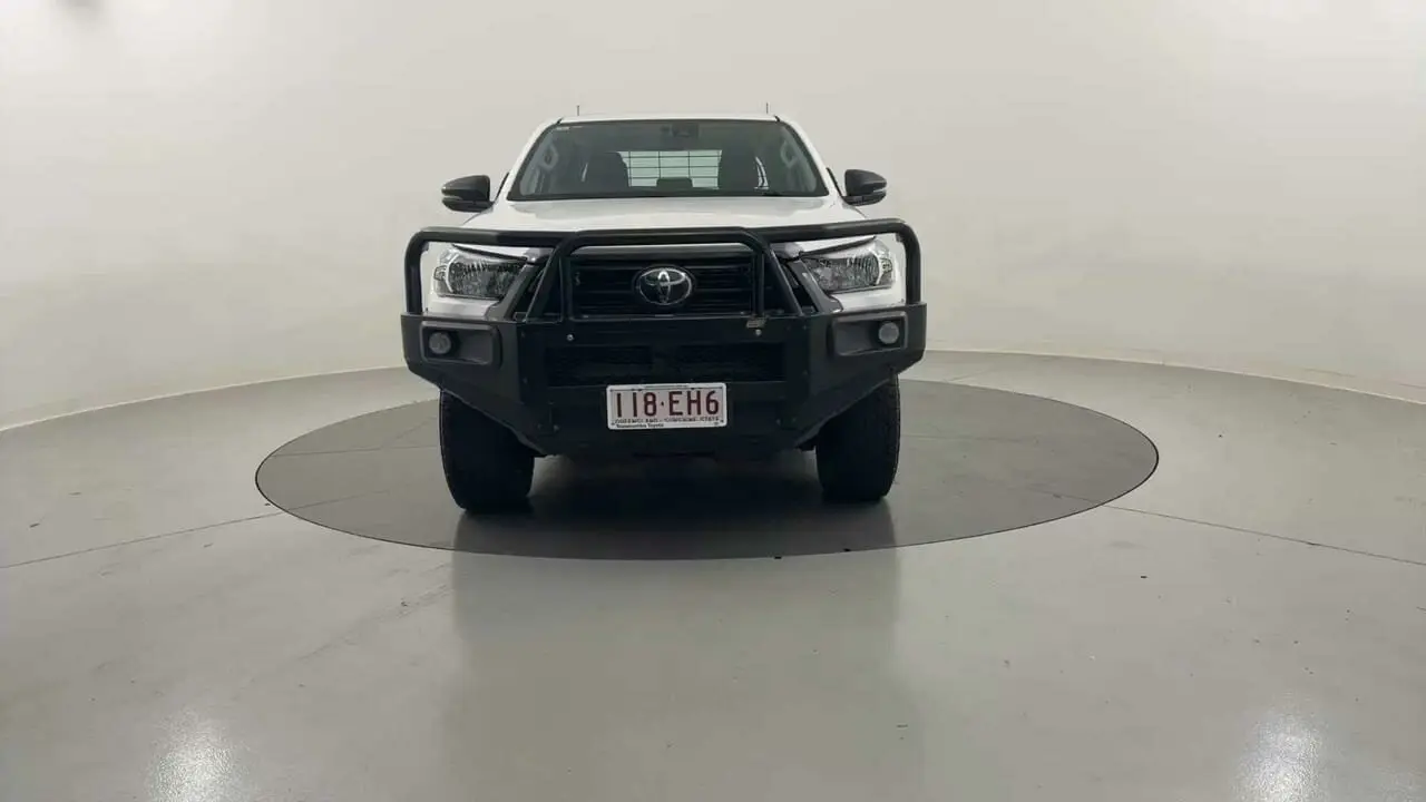2022 Toyota Hilux Gallery Image 8