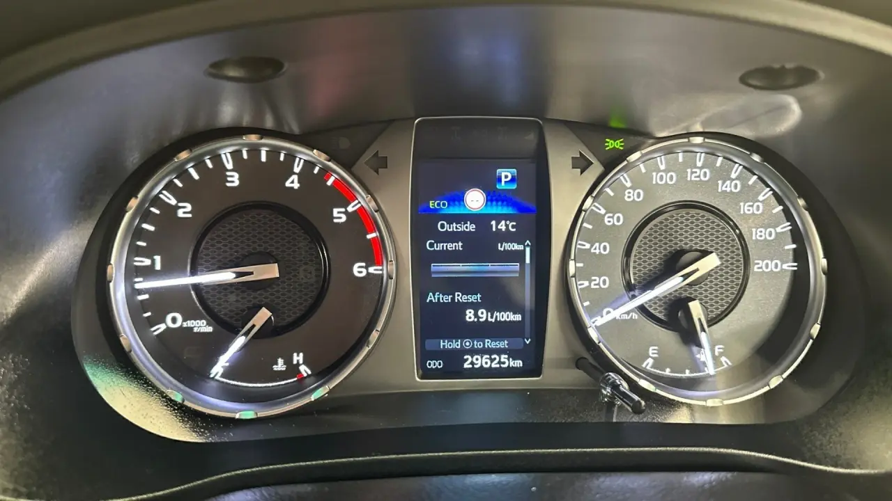 2023 Toyota Hilux Gallery Image 11